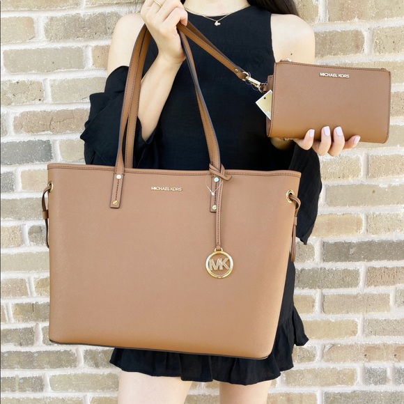 Michael Kors Handbags - Gaby’sBags👜💕-NWT Michael Kors Tote&Wallet SET